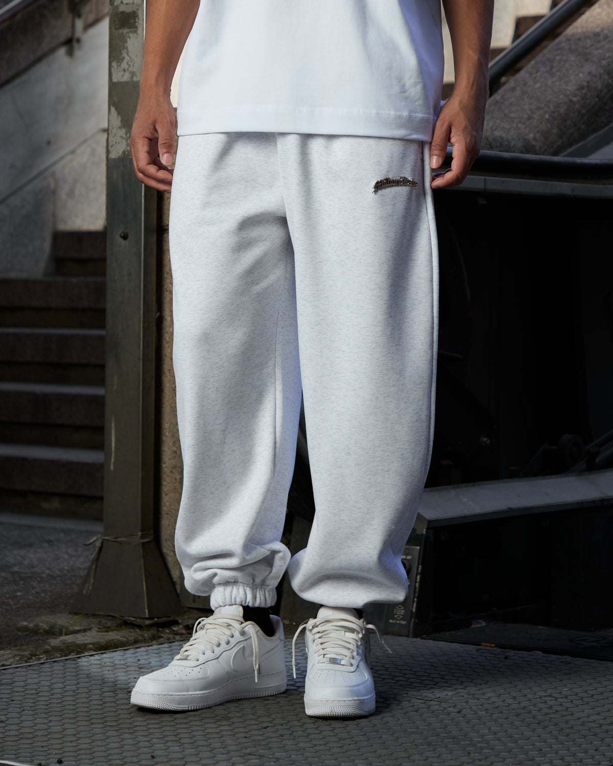 Jogginghose Logo Metall Grau