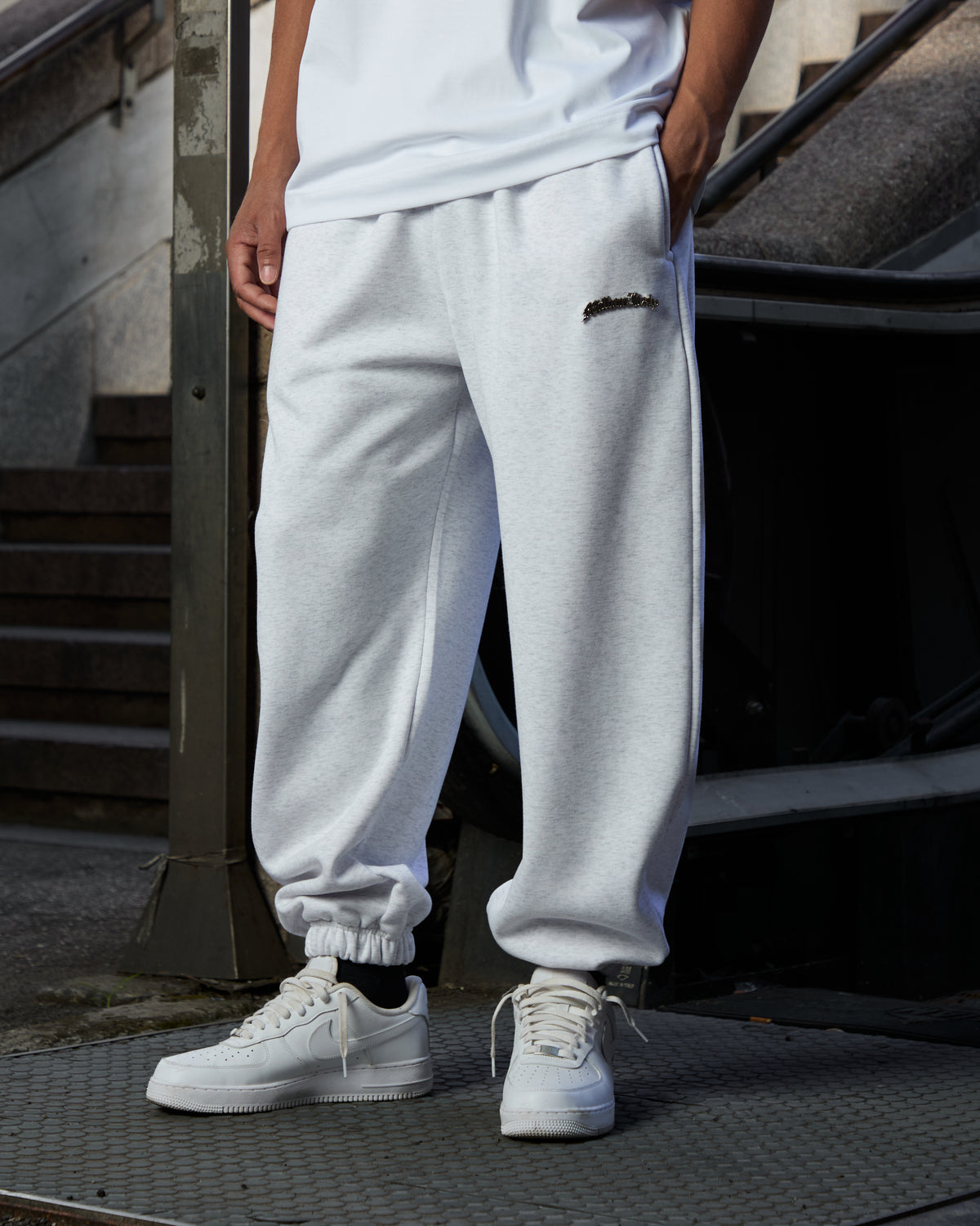 Jogginghose Logo Metall Grau